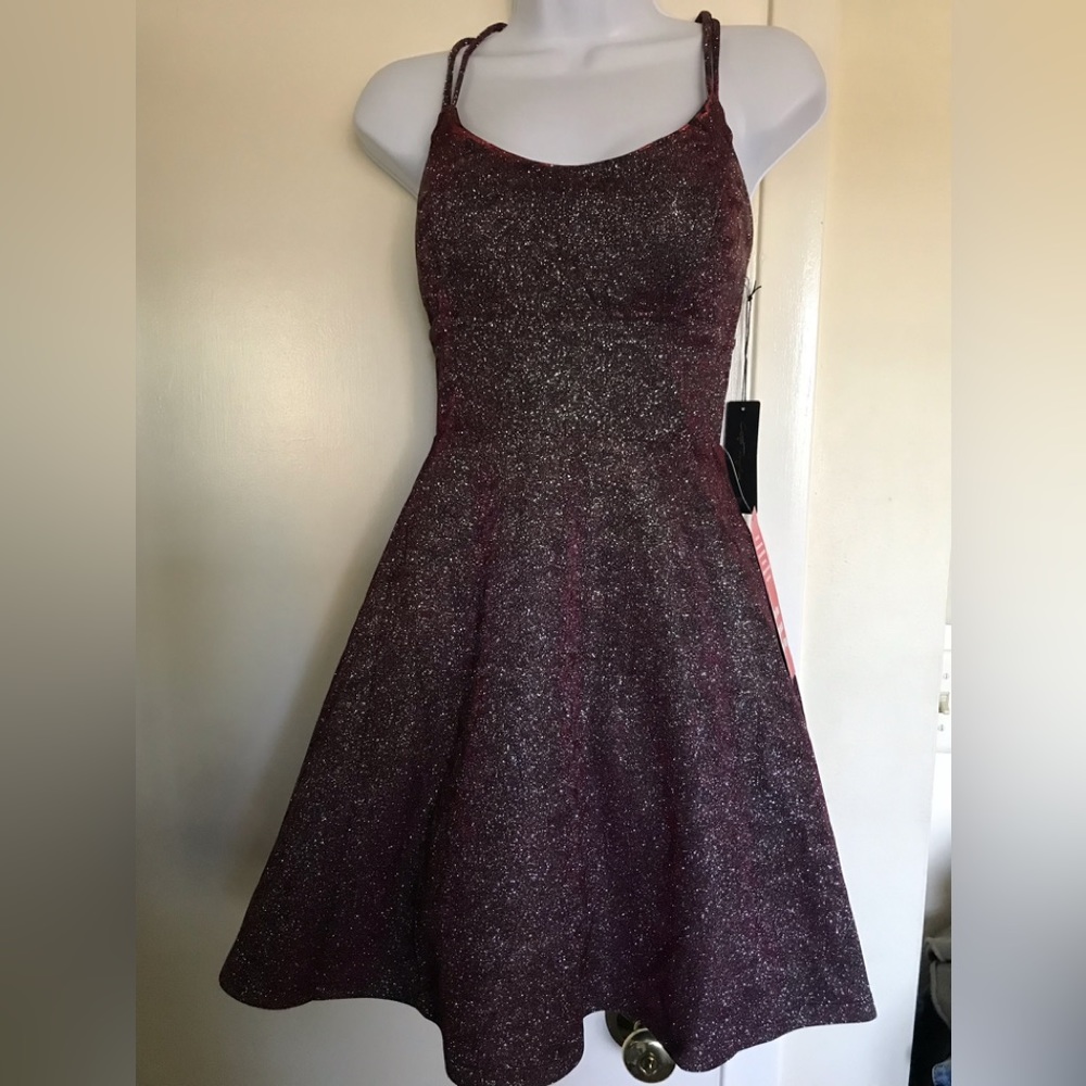 CityTriangle 💛size L designed in California , sleeveless woman’s dress lining